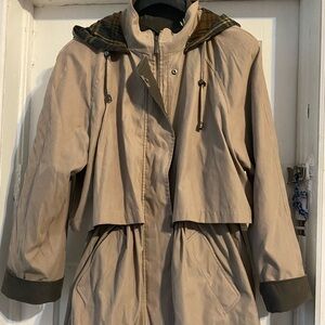 Liz Claiborne Raincoat w/ removable hood and lining